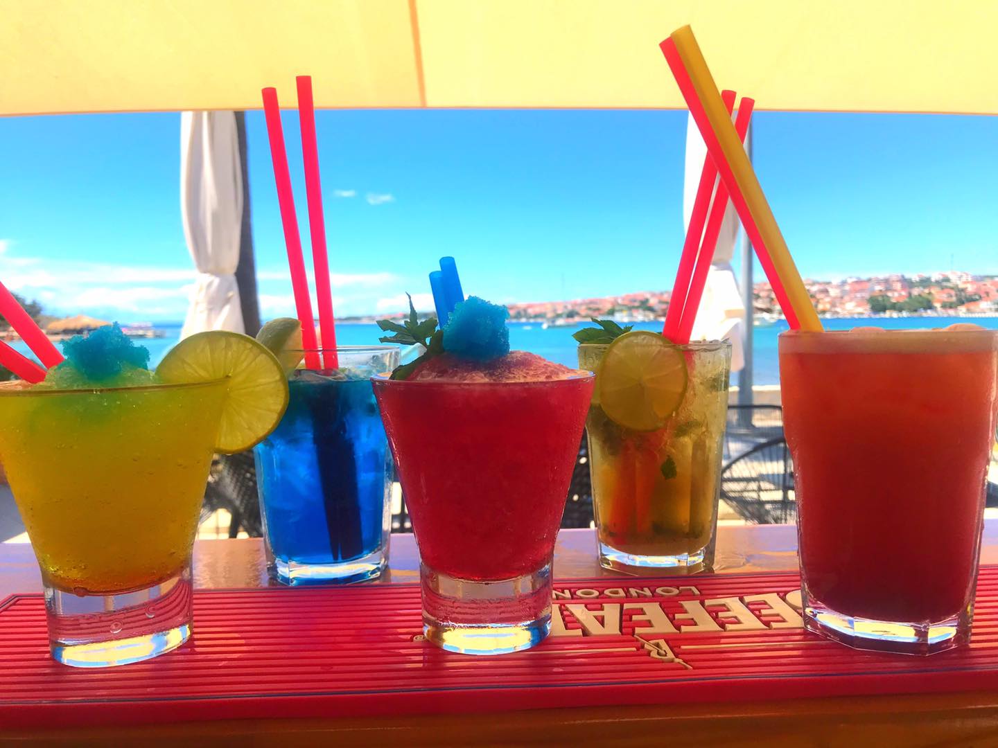 pool bar koktel novalja